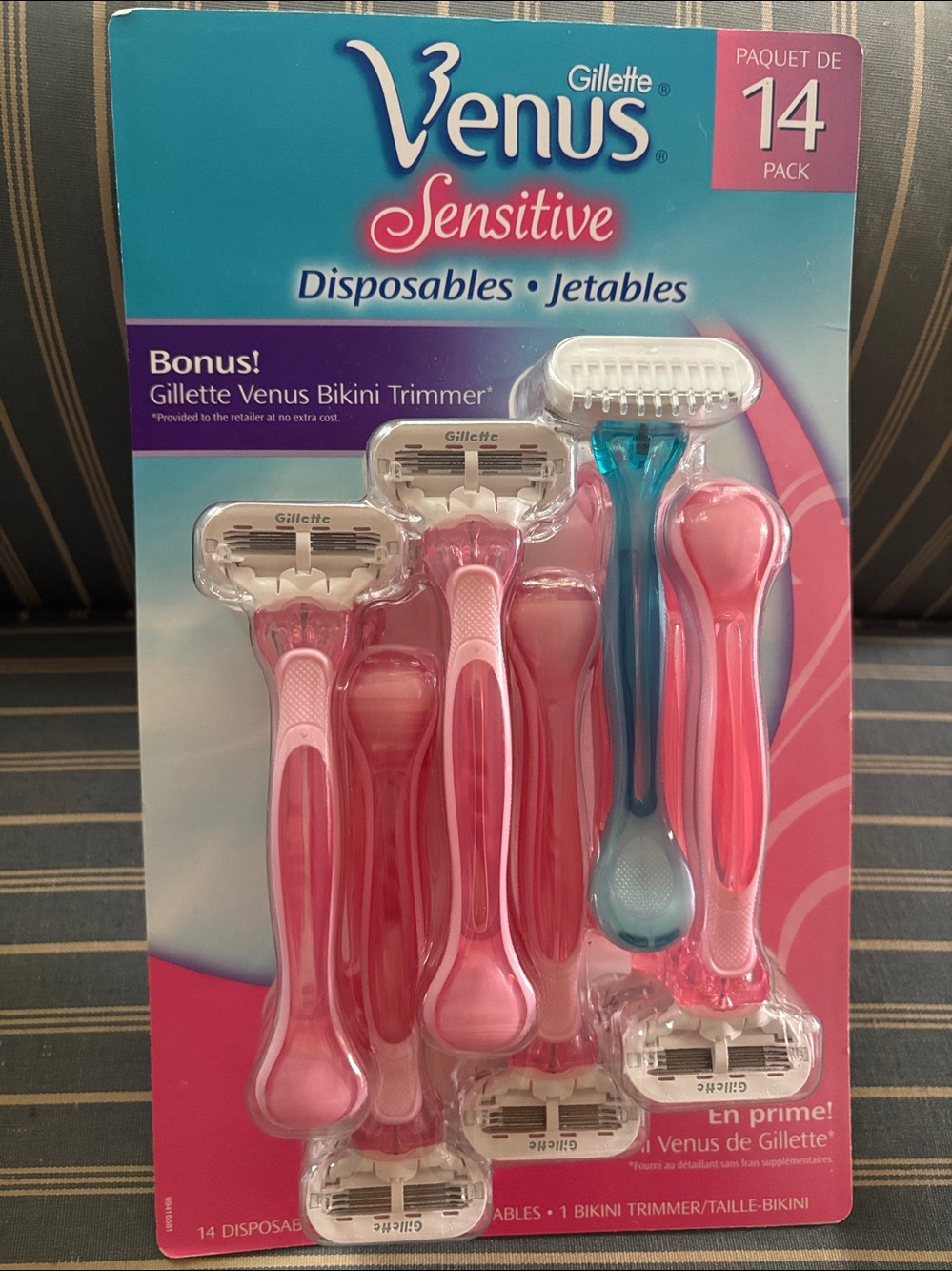 NIP Gillette Venus Sensitive Disposable Razors